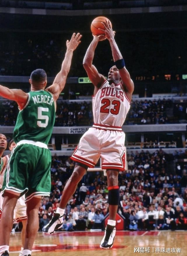 ayx体育詹姆斯连续十场比赛得分超过出色发挥,皇家马德里不断突破!上演精彩一战的简单介绍