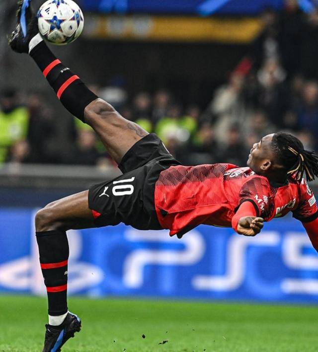 爱游戏姆巴佩重返赛场，败北首场状态出色，德国队观众沸腾！(姆巴佩的比赛视频)